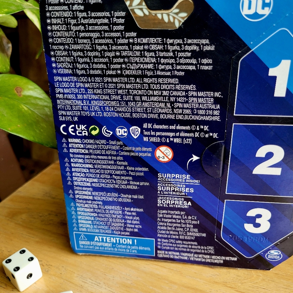 SHAZAM Action Figure - Picture 5 of 8